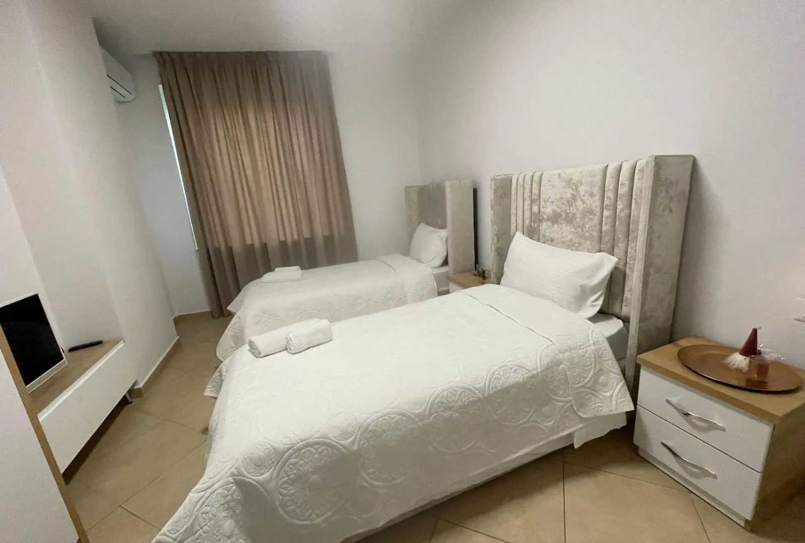 Sol Apartments 2 地拉那 0*,